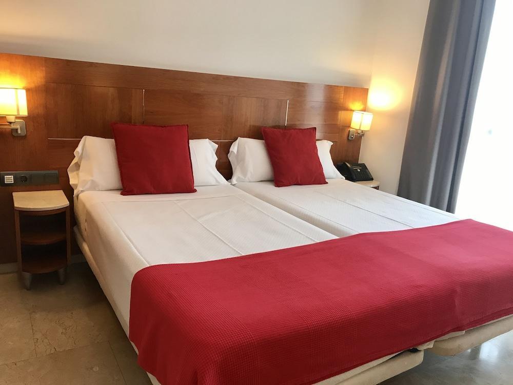 Hotel Calasanz 3*